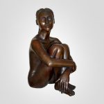 Woman sitting I Inke Zeegelaar sculptures