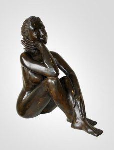 Woman sitting II Inke Zeegelaar sculptures